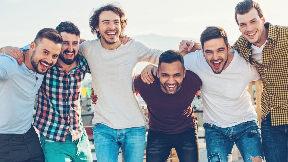 Superpopulação Masculina: 10 Países Onde "Eles" Dão as Cartas (e os Motivos Vão Te Surpreender)