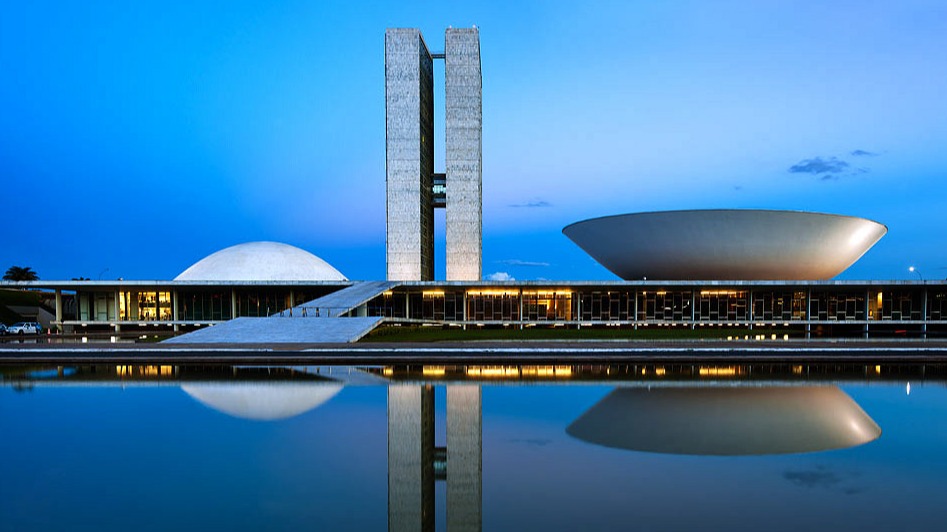 Orçamento em Chamas: Emendas Batem R$ 61 Bilhões e Criam "Guerra de Poderes" em 2026